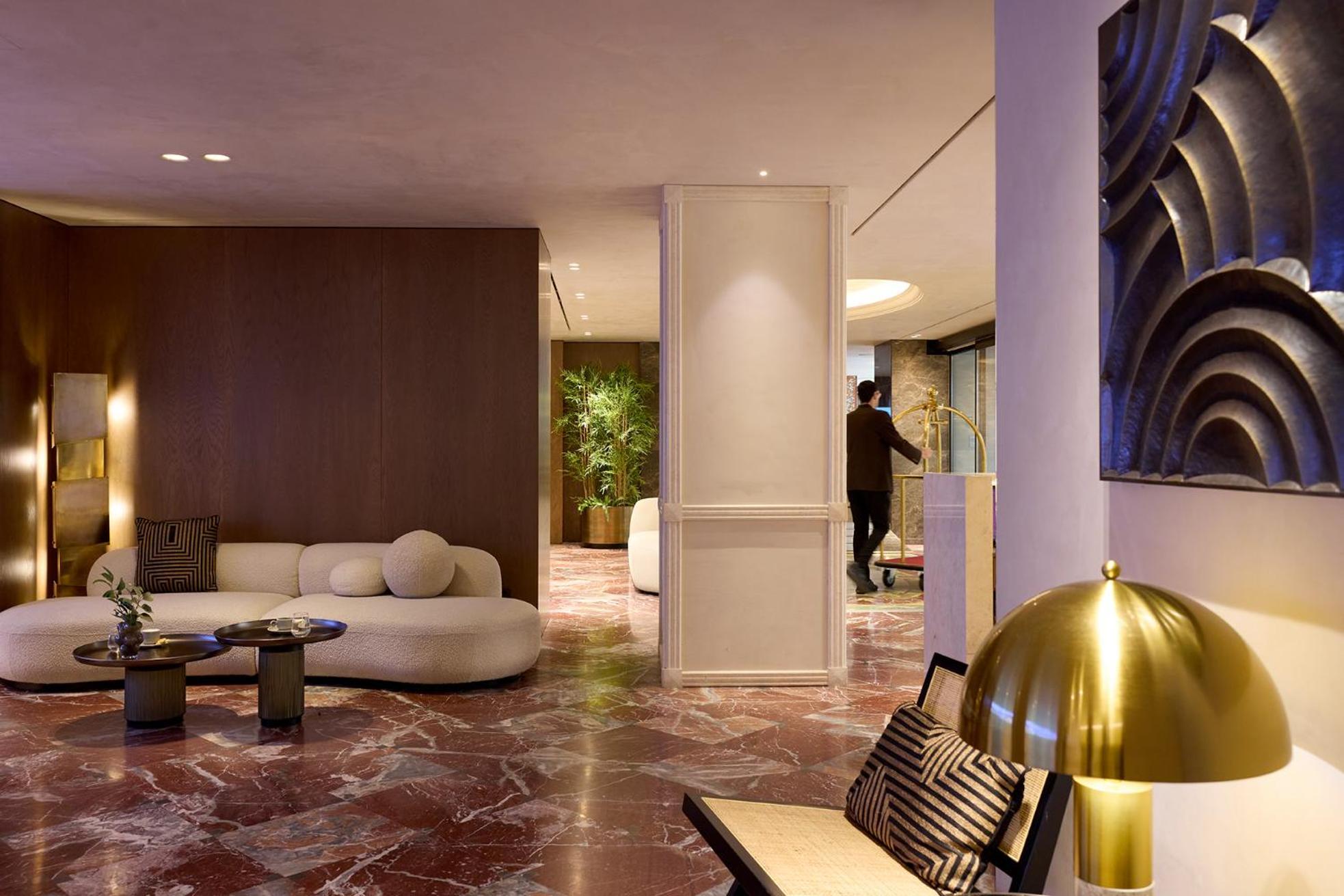 Astor 4*